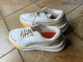 Sepatu Ortuseight