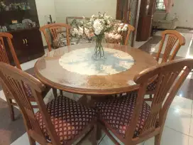 Meja makan kenangan