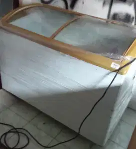 Freezer Glassdoor + Keranjang Haier 300L