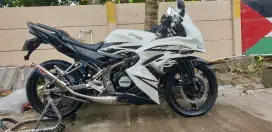 Di jual motor kawasaki ninja rr new km 11 rb asli