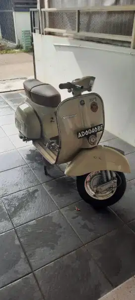 Jual vespa sprint taun 76 surat kumplit pajak isi