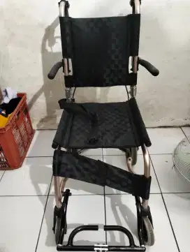 Kursi roda bekas