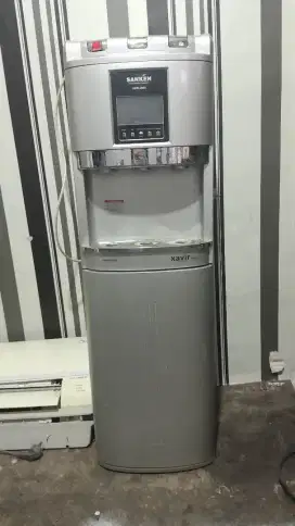 Dispenser Sanken galon bawah