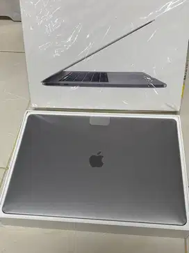 New jual bekas Macbook Pro 15 inch 2019 touchbar 512GB RAM 16GB CPU i9
