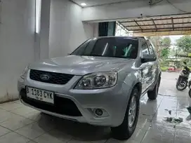Ford Escape XLT 2.3 2010 Bensin