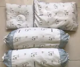Bantal bayi empuk dan bersih