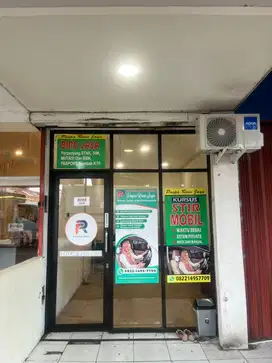 Dibutuhkan Instruktur Kursus Stir Mobil