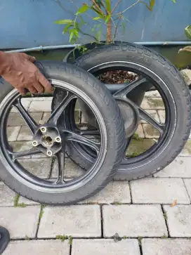 Sepasang Velg Honda beat fi