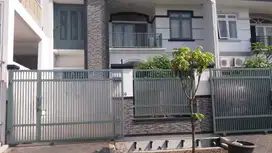rumah 2 lantai regensi melati mas tangsel