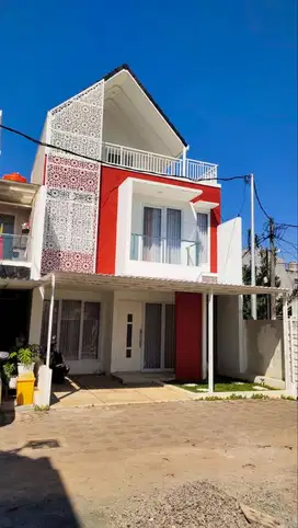 Jual Townhouse Ready Stock Siap Huni 300m² Jl. Dr. Ratna - AKSES MOBIL