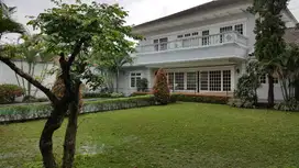 Sewa rumah kantor di ampera kemang parkir 15 mobil strategis