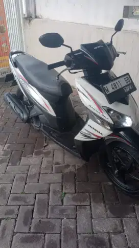 VARIO 110 CW 2013 putih