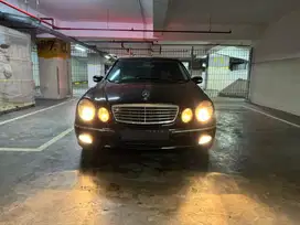 Odo 36rb Mercedes Benz E240 W211 Automatic 2005 Hitam 1 Nama dari Baru