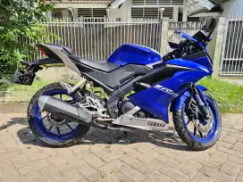 2017 Yamaha R15 V3 Very low KM Nego