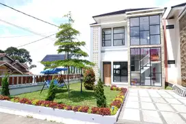 Dijual rumah bagus 2lantai plus furnish Lembang