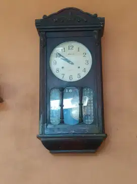 Jam dinding  lawas