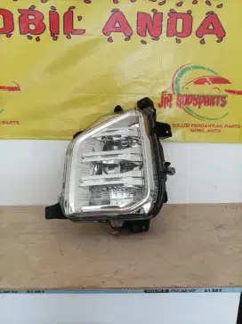 Headlamp kanan mobil Mitsubishi new pajero sport
