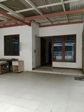 Jual Cepat, Rumah Tua Butuh Renov Di Danau Indah, Nego