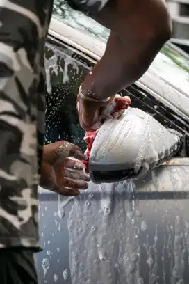 Car Wash Express & Detailing Lengkap – Biar Mobil Nggak Malu-Maluin!
