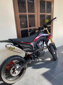 Honda CRF istimewa bekas rasa baru.