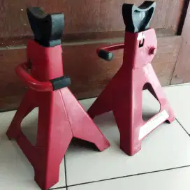 Jack stand mobil 3 ton sepasang.