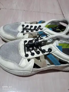 Sepatu sport model transfaran, masih ok size 39