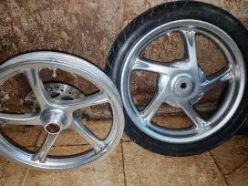 Velek Yamaha 125 TPL