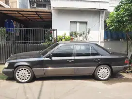Mercedes-Benz E230 1992 Bensin