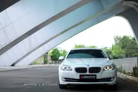 BMW 520i F10 Facelift NIK 2012 White terawat Mulus seperti baru MURAH!