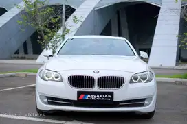 BMW 520i F10 Facelift NIK 2012 White terawat Mulus seperti baru MURAH!