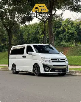 Nissan Elgrand 2.5 White 2010 Full Modif Interior