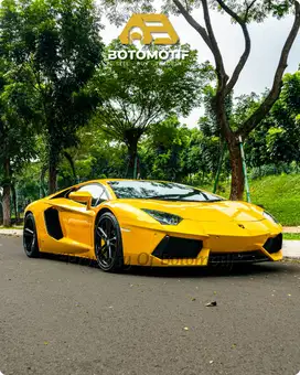 Lamborghini Aventador LP700-4 Coupe Giallo Horus 2013