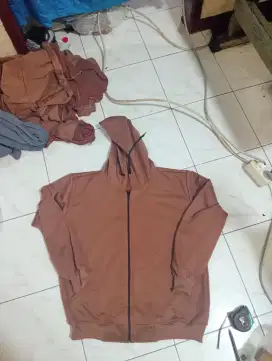 Dibutuhkan segera tukang jahit hodie ziper 1 orang