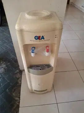 ddispenser gea kompresor