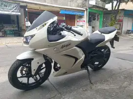 UD ENY MOTOR - Kawasaki Ninja 250 karbu thn 2012 mulus