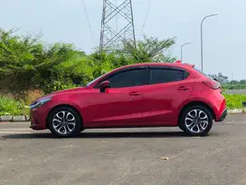 Mazda 2  R 1.5 Automatic 2015 Bensin Merah Metalik Super Mulus