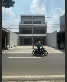 DI SEWAKAN RUKO BARU JADI, AREA BSD - ANGGREK LOKA
