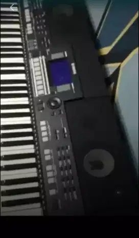 Yamaha PSR S550
