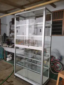 for sale etalase dan sofa