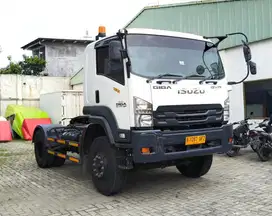 MULUSbanBARU Isuzu giga engkel head trailer 2024