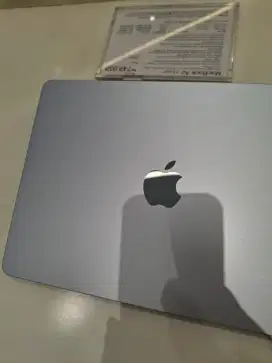 Macbook m4 256 apple