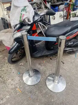 Standing stainless antrean