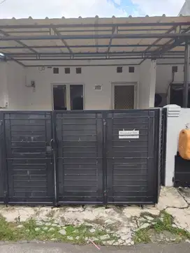 Disewakan (bulanan atau tahunan) rumah 2 KT 1 KM untuk keluarga