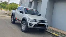 Mitsubitshi Triton Strada GLX 2.8 dobel Cabin 4x4 MANUAL 2012/2013