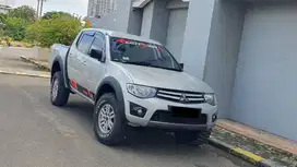Mitsubitshi Triton Strada GLX 2.8 dobel Cabin 4x4 MANUAL 2012/2013