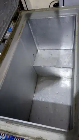 Sharp Freezer 200 Liter Normal
