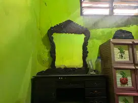 Meja rias antik