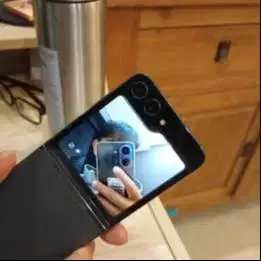 SAMSUNG GALAXY Z FLIP 5 GREY