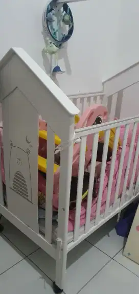 Box bayi seken putih