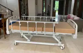 bed tempat tidur sakit